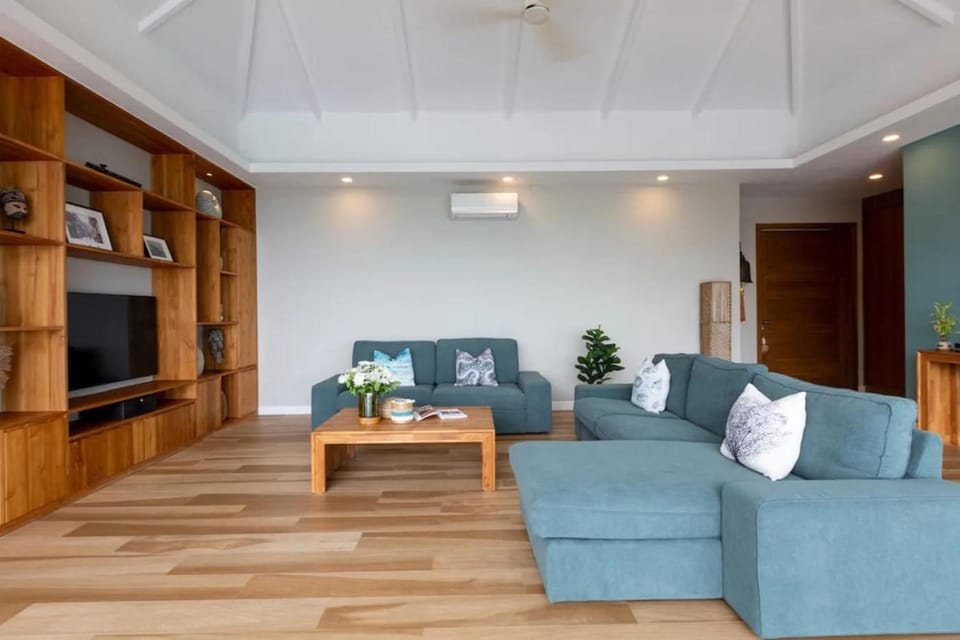 Living room, Photo of the whole room