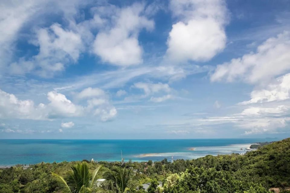 View (from property/room), Mountain view, Sea view
