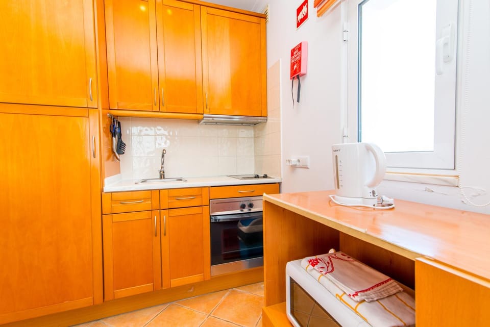 TV and multimedia, Kitchen or kitchenette, Living room, Dining area
