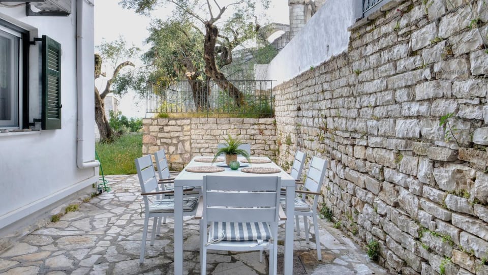 Inner courtyard view