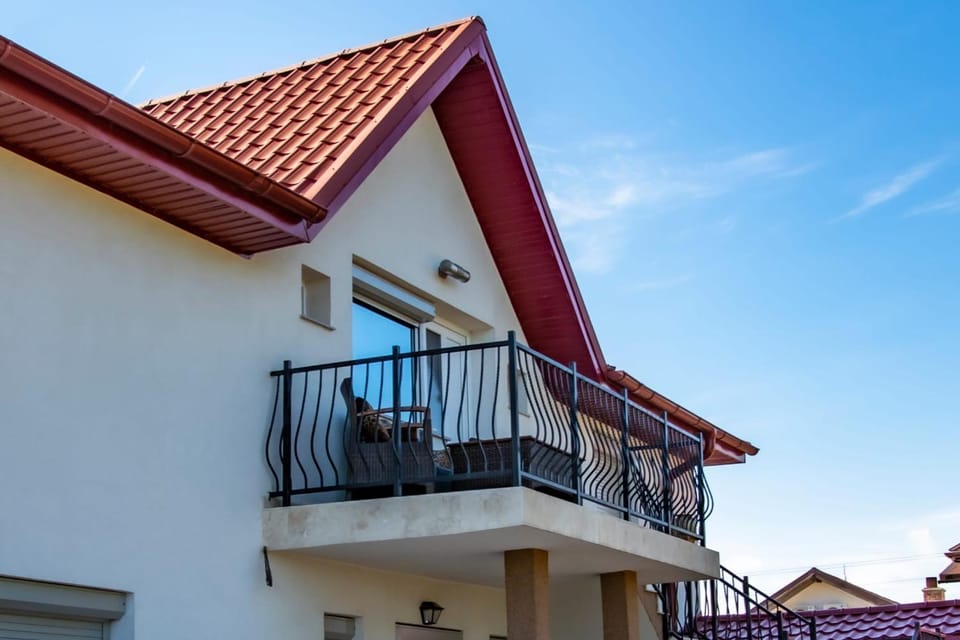 Property building, Balcony/Terrace