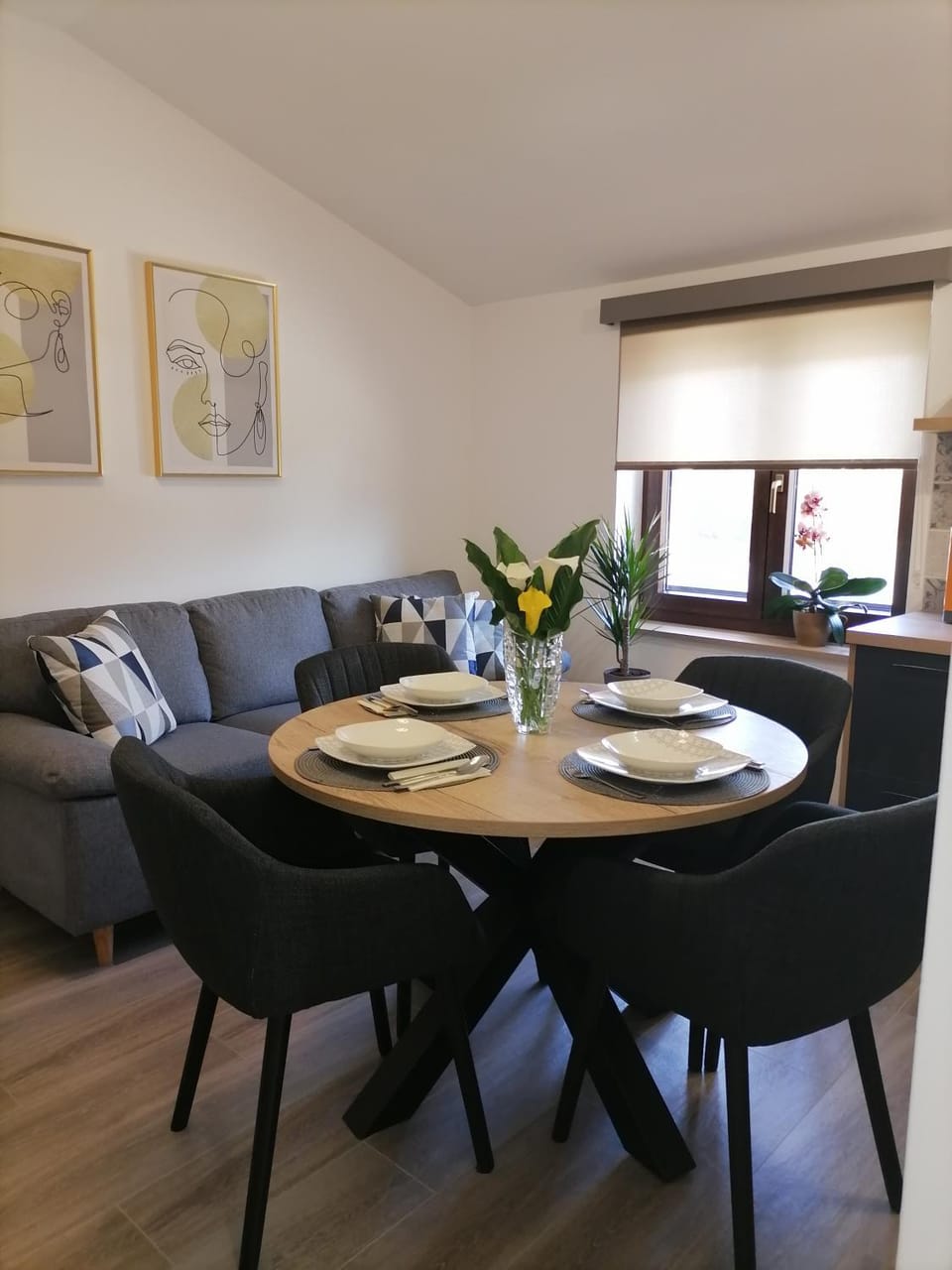 Living room, Dining area