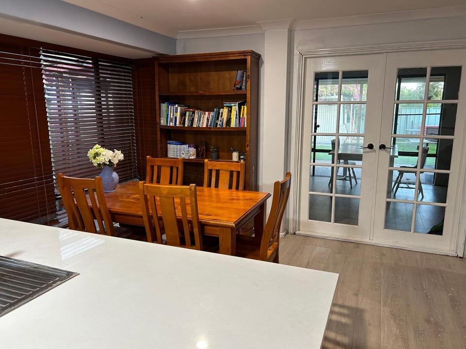 Celia's lovely house Bed and Breakfast in Canning Vale