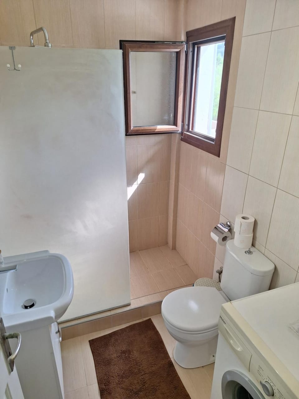 Toilet, Bathroom, washing machine