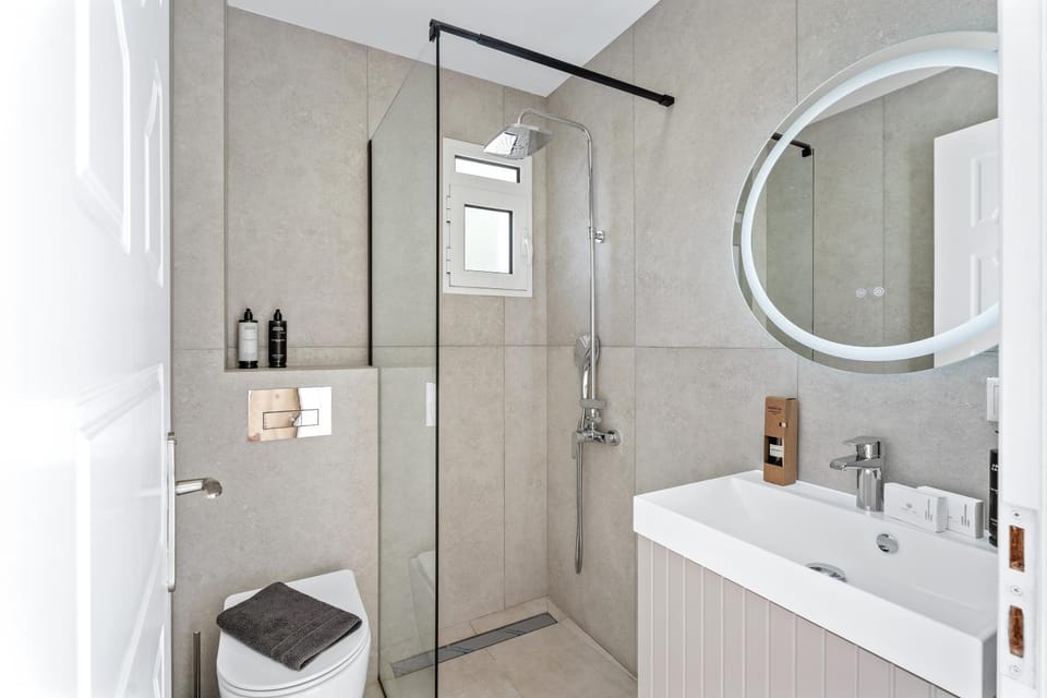 Shower, Bathroom, towels