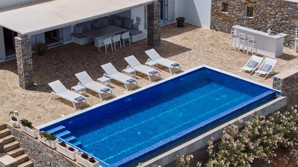Patio, Pool view, Swimming pool, sunbed