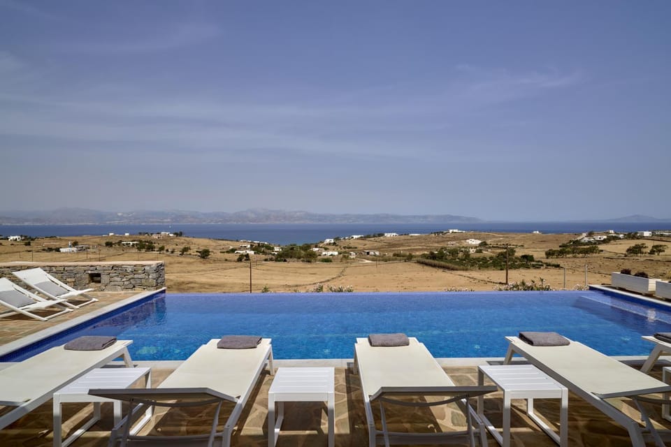 Pool view, Sea view, Swimming pool, sunbed
