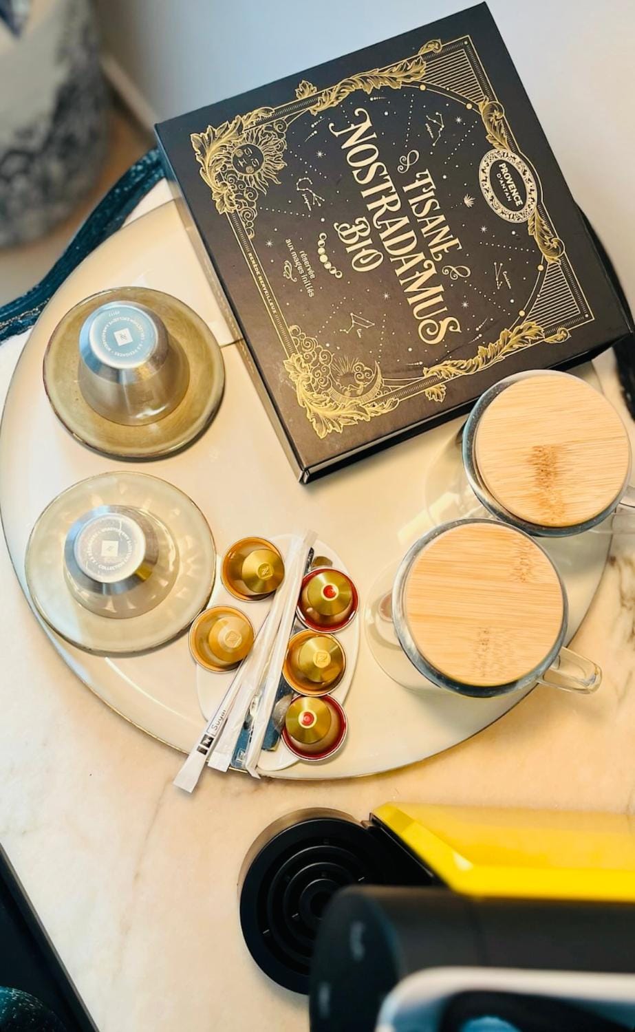 Coffee/tea facilities, Food and drinks
