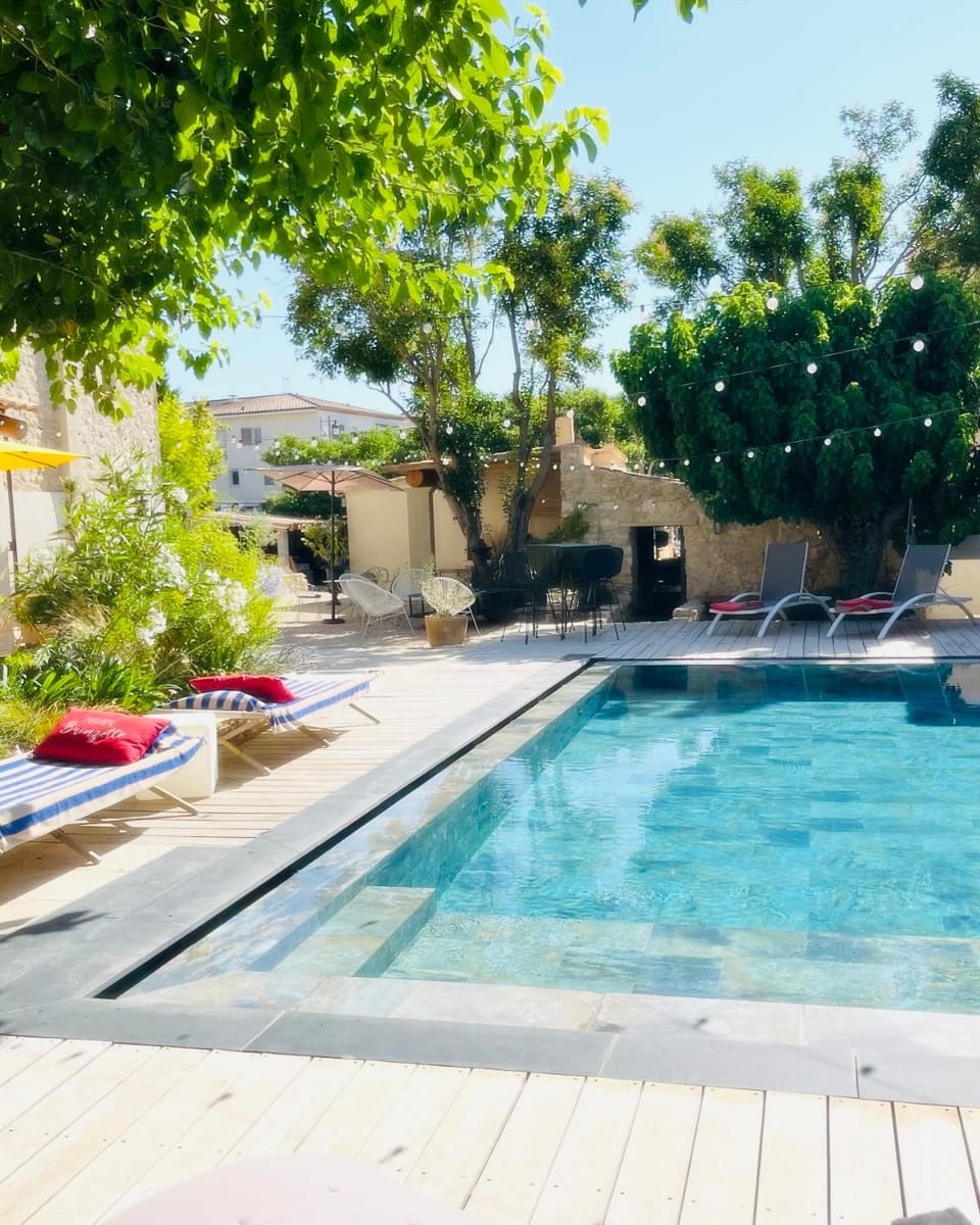 Day, Natural landscape, Garden, Garden view, Pool view, Swimming pool, sunbed