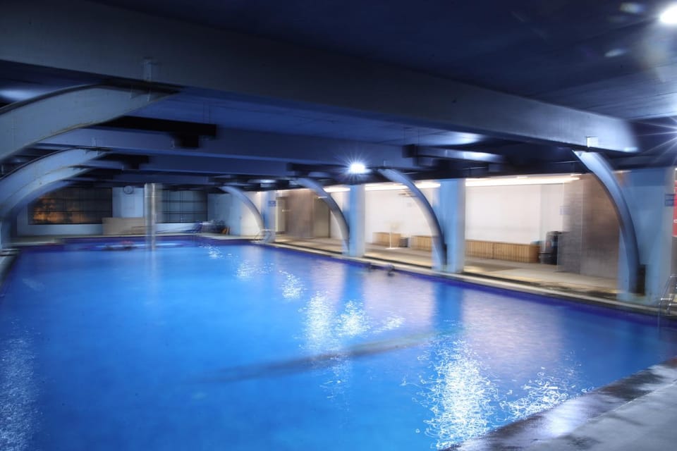 Swimming pool, Swimming pool