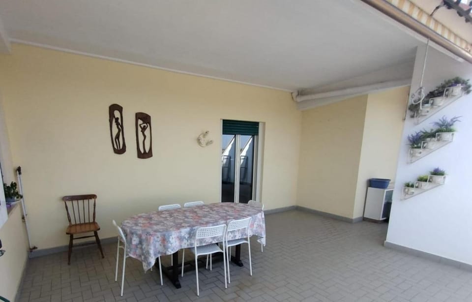 Property building, Seating area
