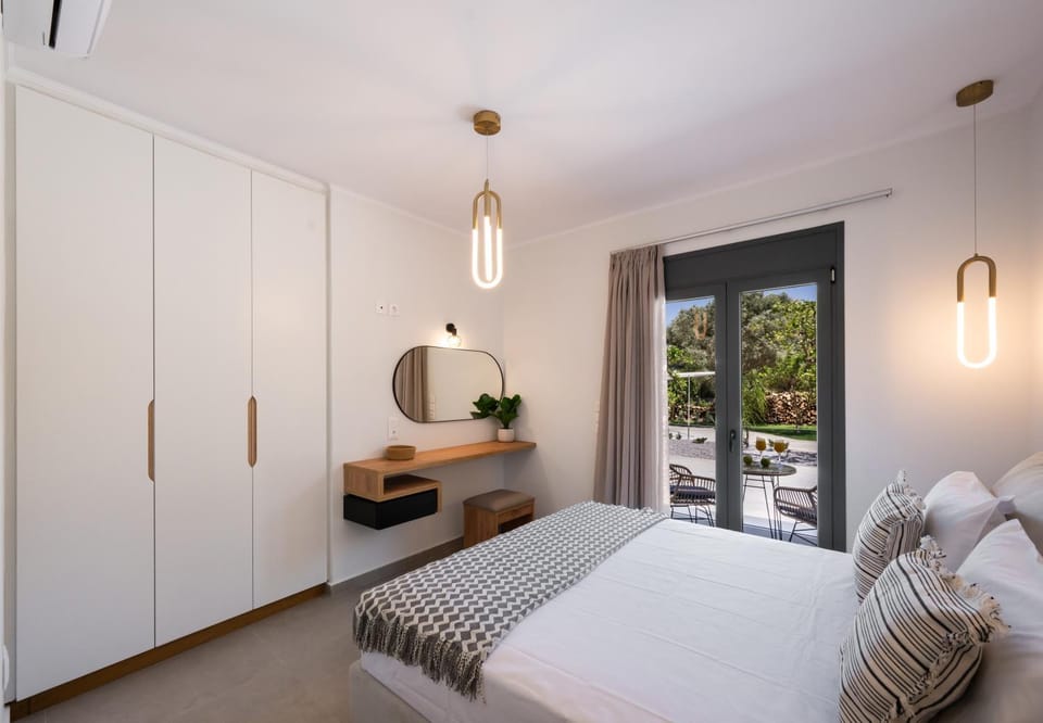 Bed, Photo of the whole room, Bedroom, wardrobe