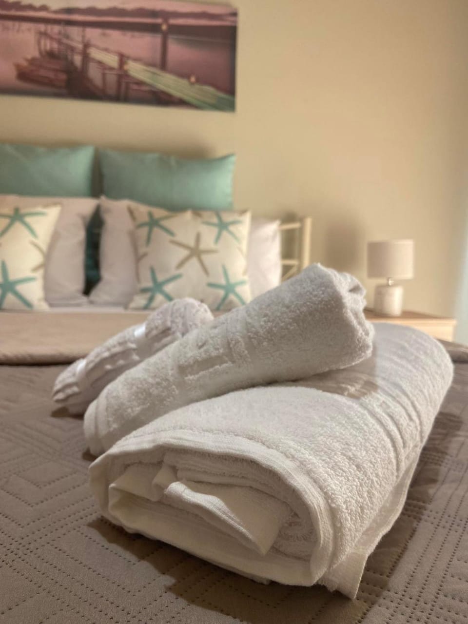 Bedroom, towels