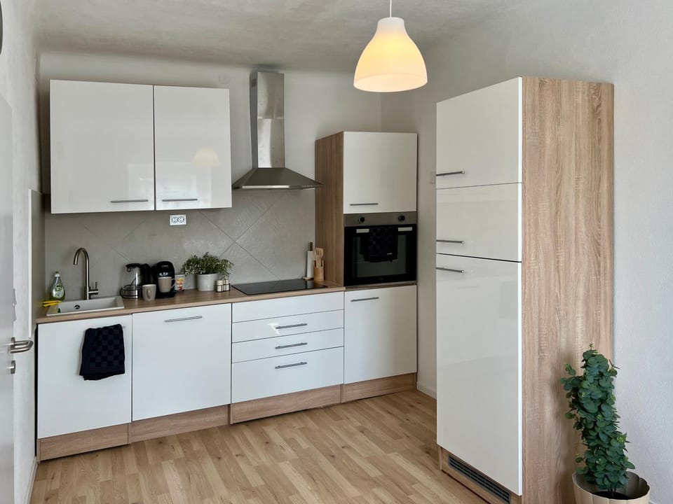 Kitchen or kitchenette, kitchen, kitchen