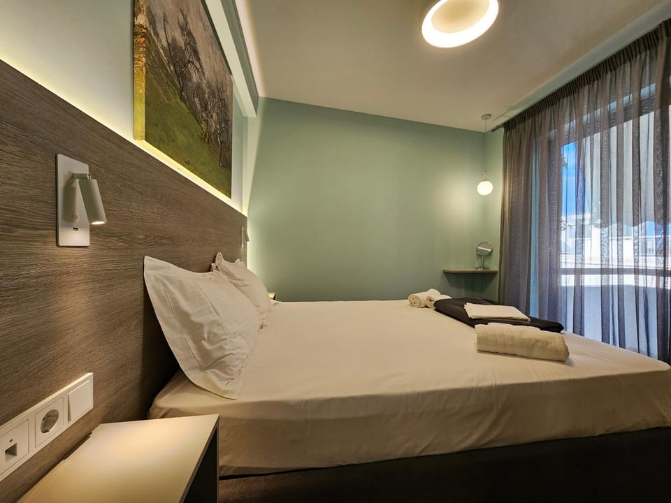 Bed, Photo of the whole room, Bedroom, internet