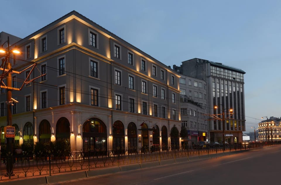 Property building, Facade/entrance