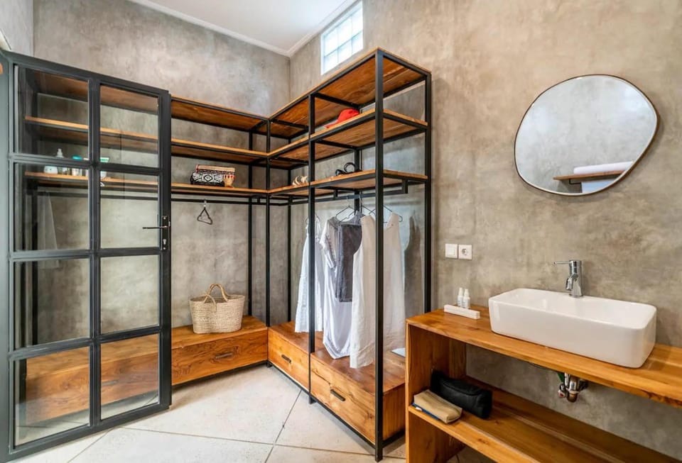 Bathroom, wardrobe