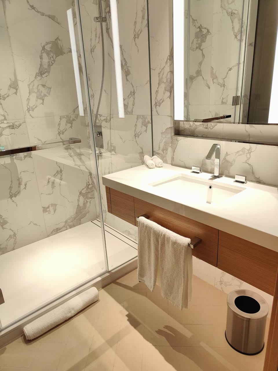 2BD Luxury Opera District Apt Downtown House in Dubai