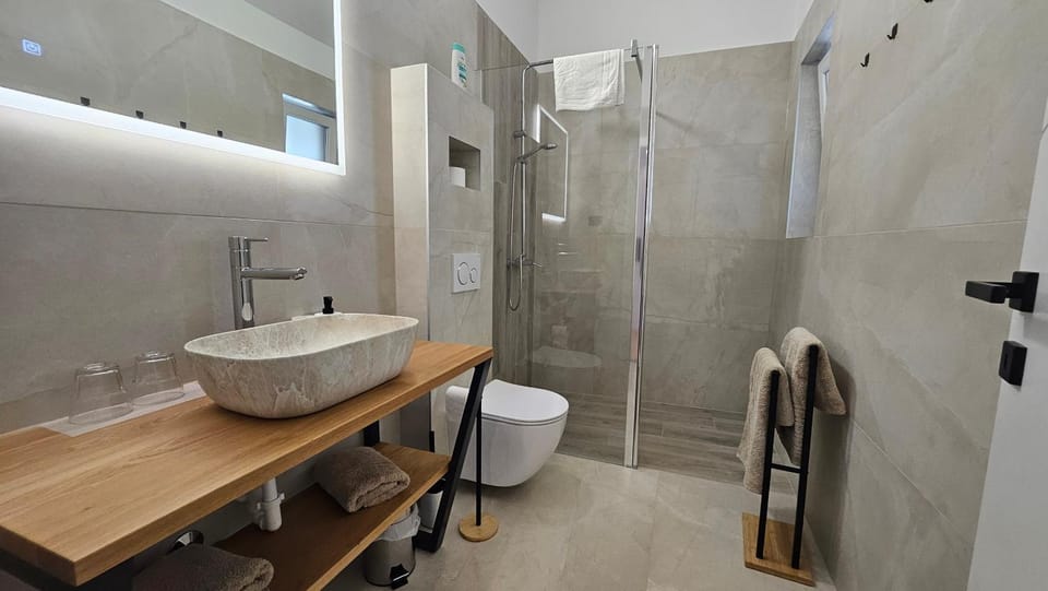 Shower, Toilet, Bathroom