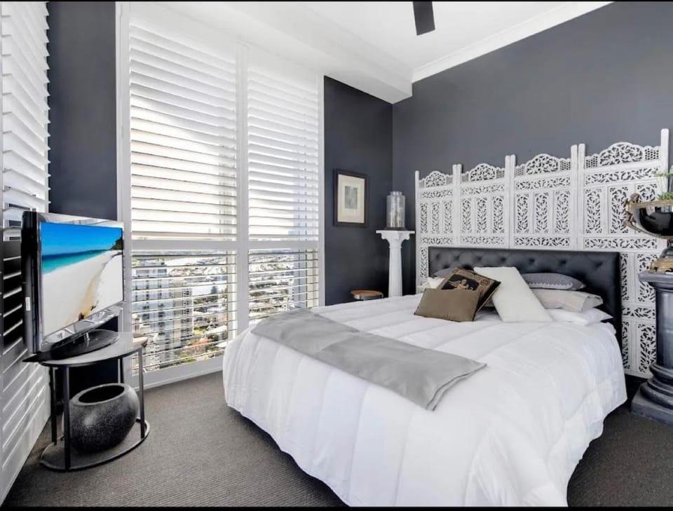 Elevated Luxe on Level 36 Apartment in Surfers Paradise