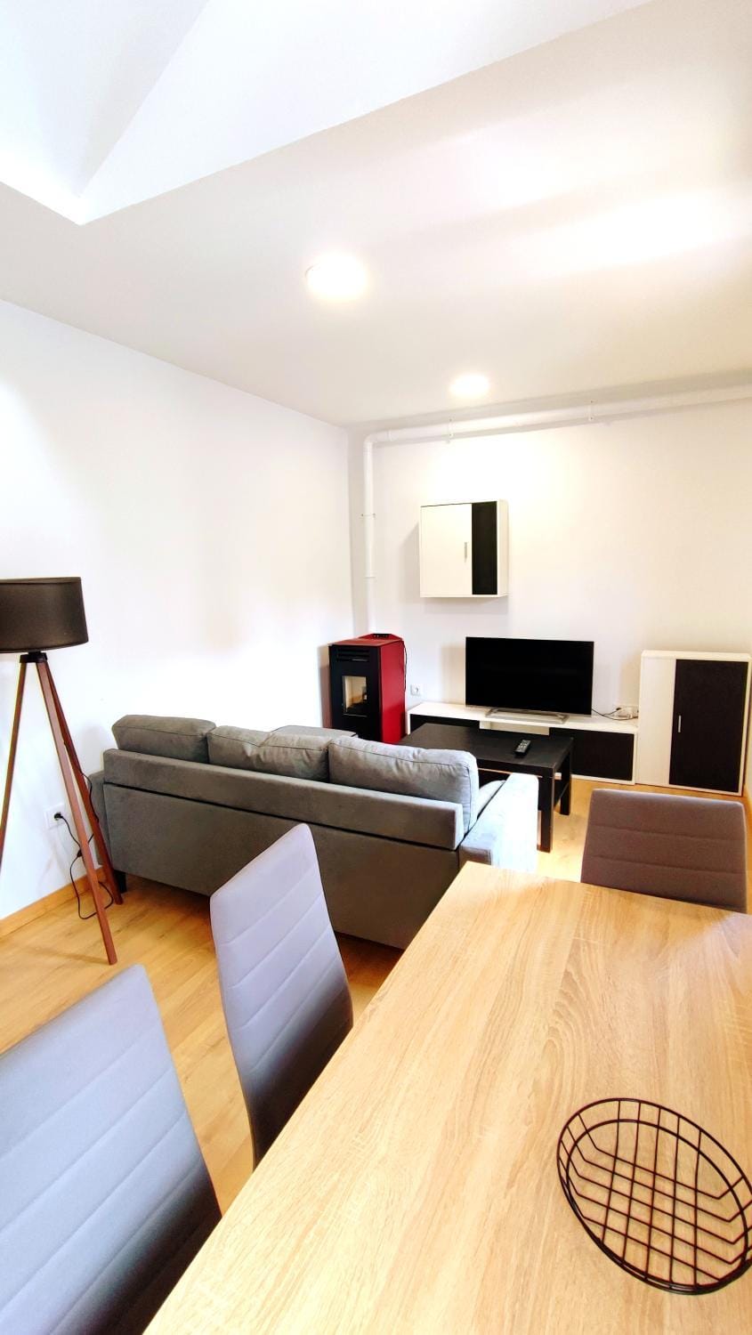 Communal lounge/ TV room, TV and multimedia, Living room, Seating area, Dining area