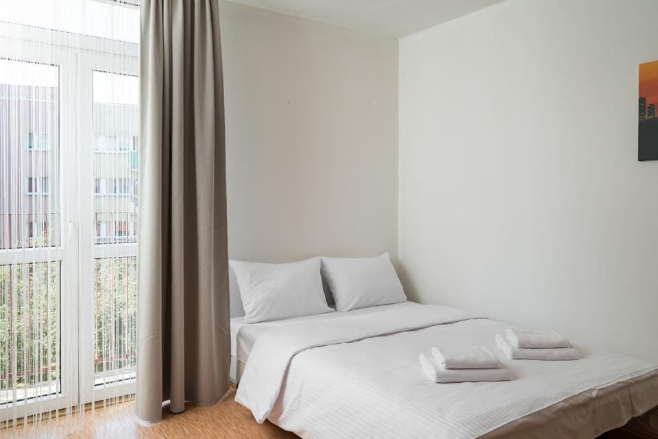Bed, Photo of the whole room, Bedroom, towels
