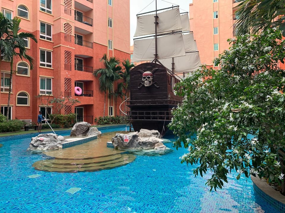 Pool view, Swimming pool