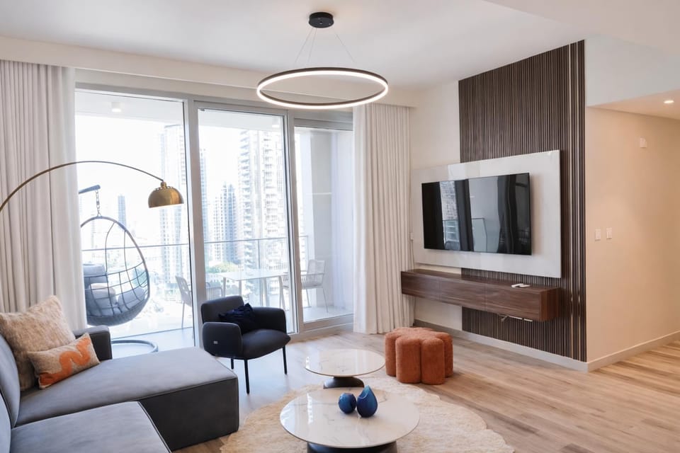 Burj View - 10 minutes walk Dream Lux Designer 3BD House in Dubai