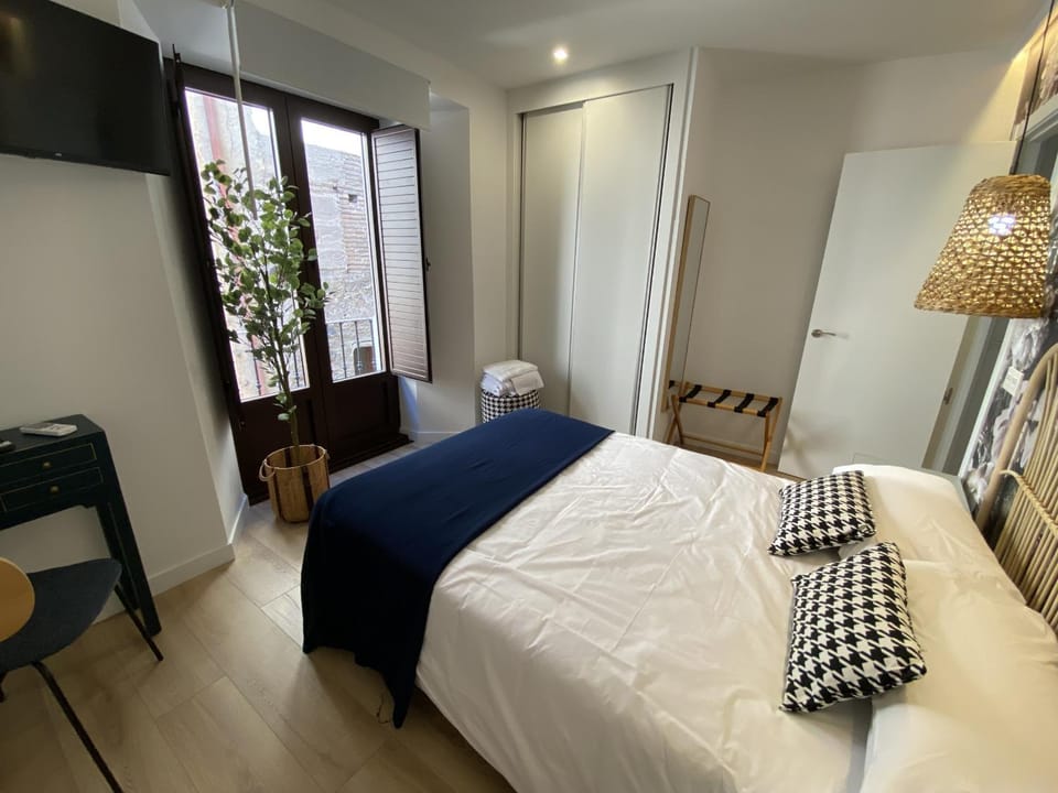 Bed, Bedroom