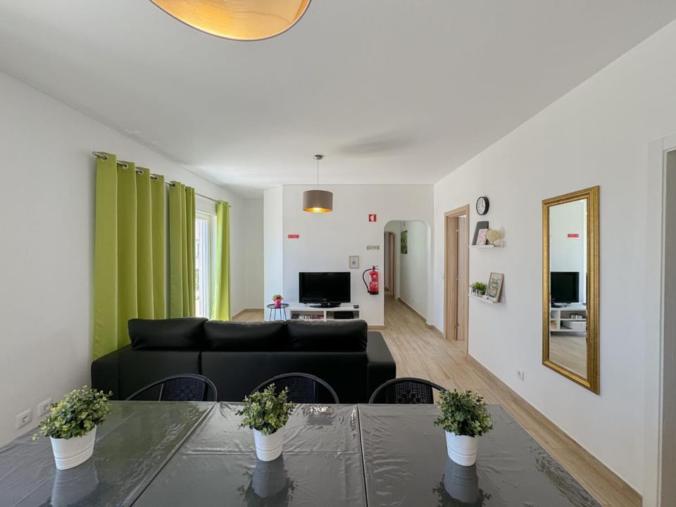 Communal lounge/ TV room, TV and multimedia, Living room