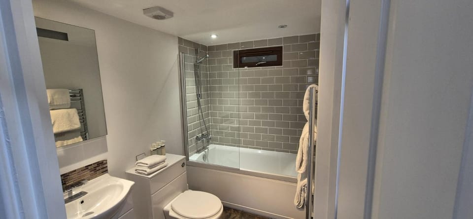 Shower, Bath