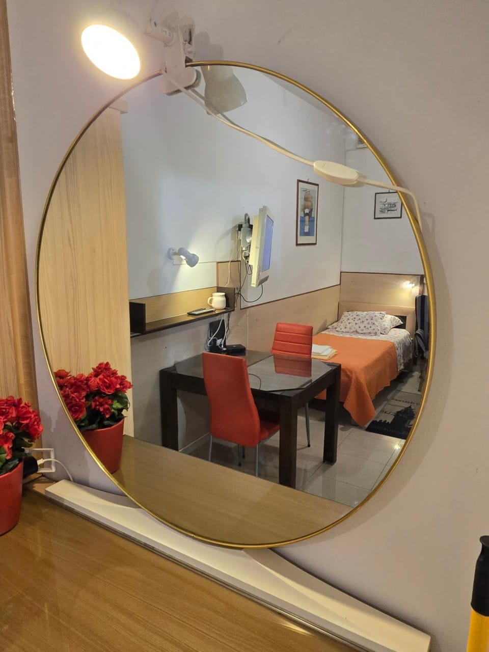 Bed, Photo of the whole room