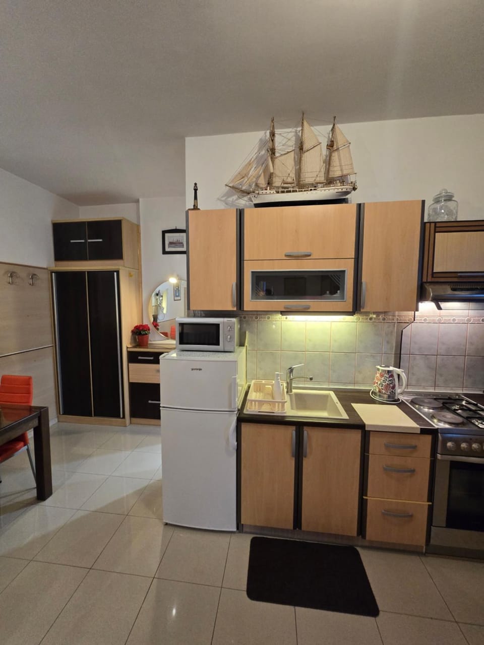 Kitchen or kitchenette