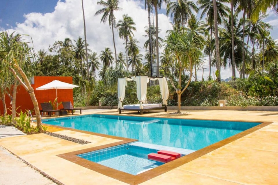 Swimming pool