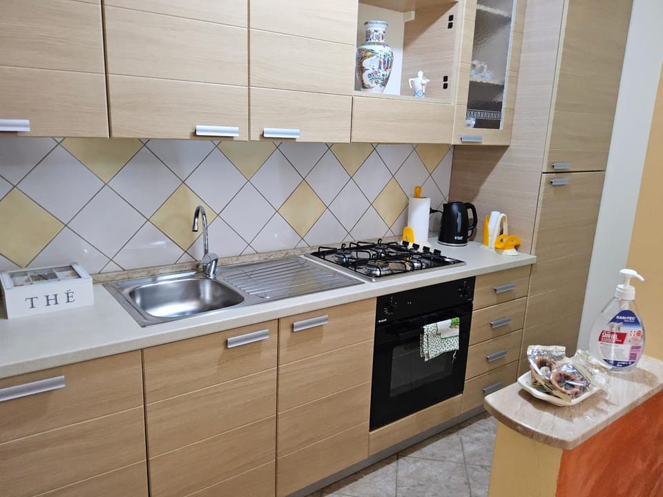 Coffee/tea facilities, Kitchen or kitchenette
