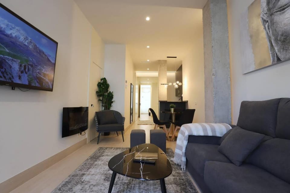 TV and multimedia, Living room, Seating area, Evening entertainment