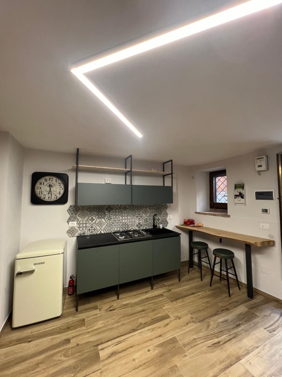 Kitchen or kitchenette, Seating area, kitchen, kitchen