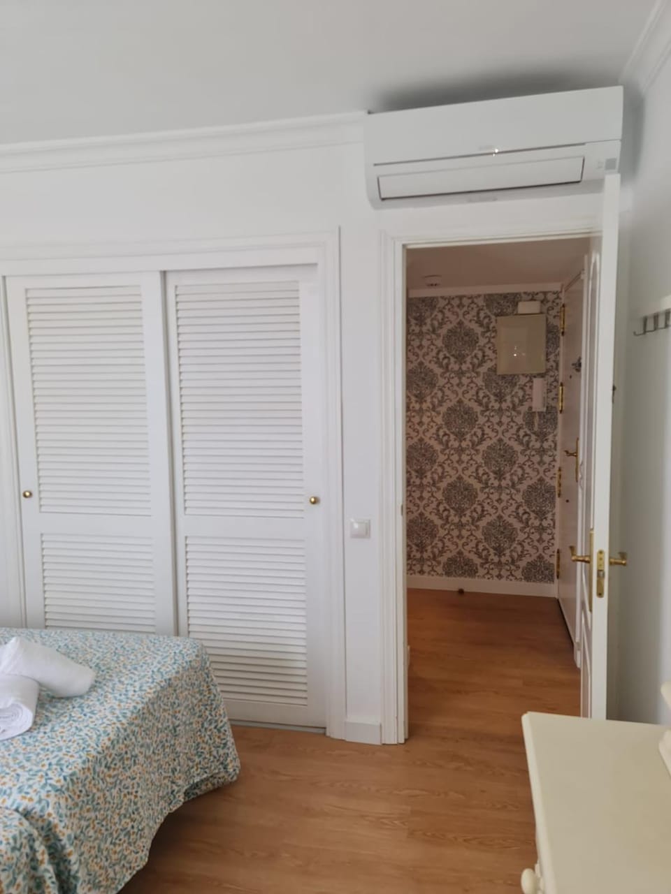 Bedroom, wardrobe