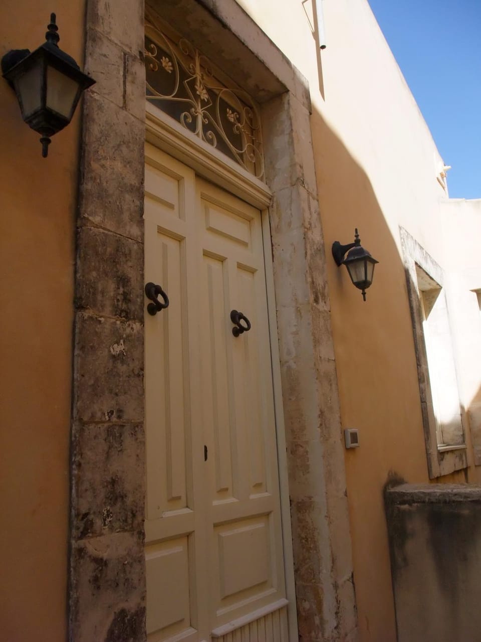 Property building, Facade/entrance
