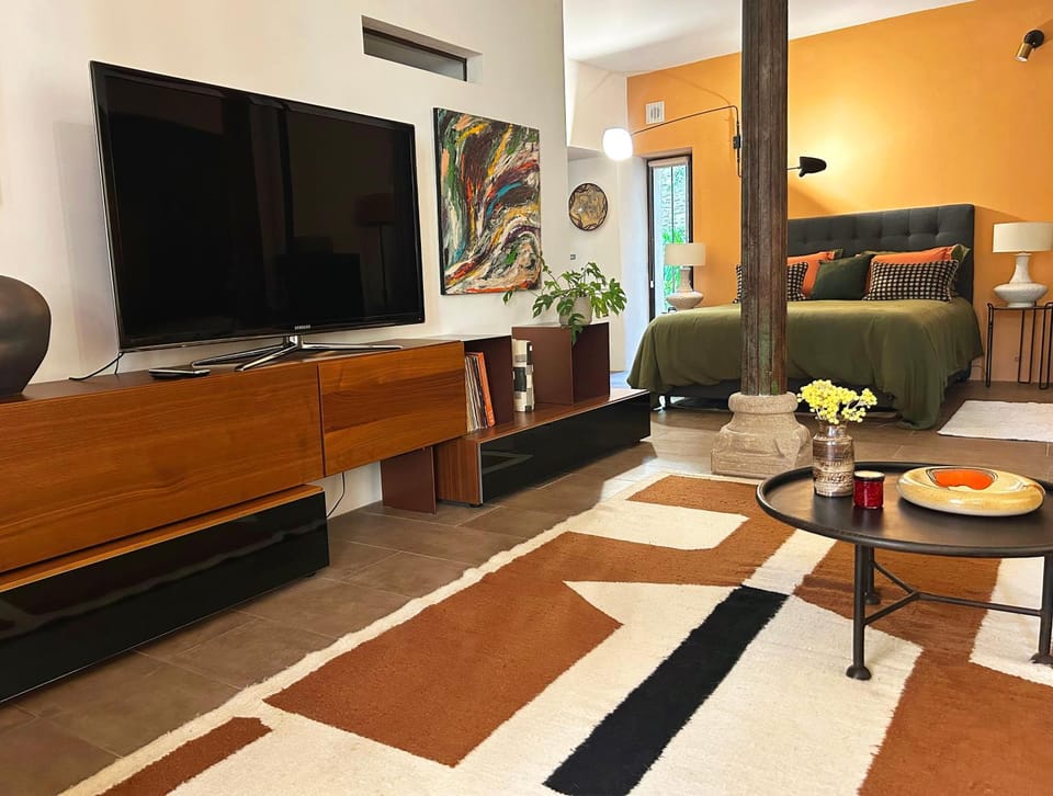 Communal lounge/ TV room, TV and multimedia, Living room, Seating area