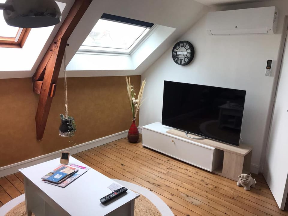 Communal lounge/ TV room, Living room