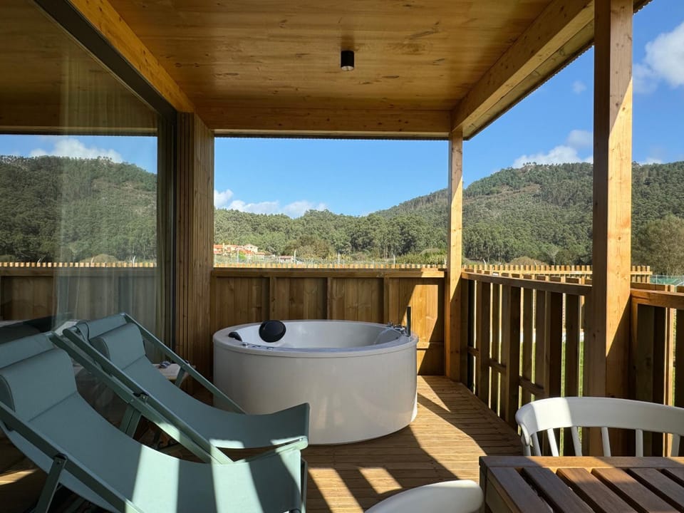 Natural landscape, Hot Tub, Balcony/Terrace, Mountain view