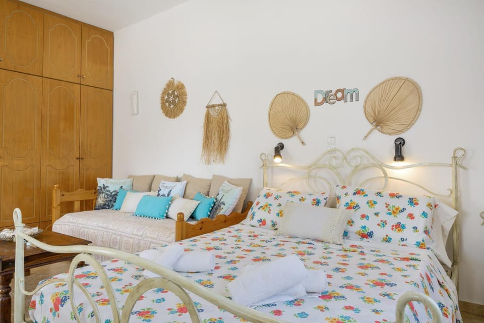 Living room, Bedroom