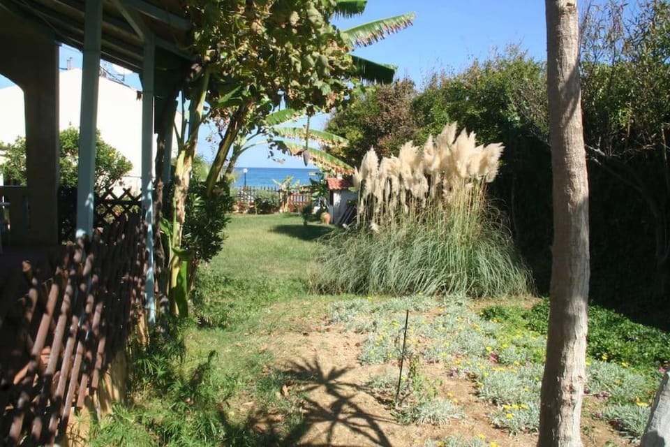Rena Giorgos Apts I,II On the beach Bali Apartment in Crete