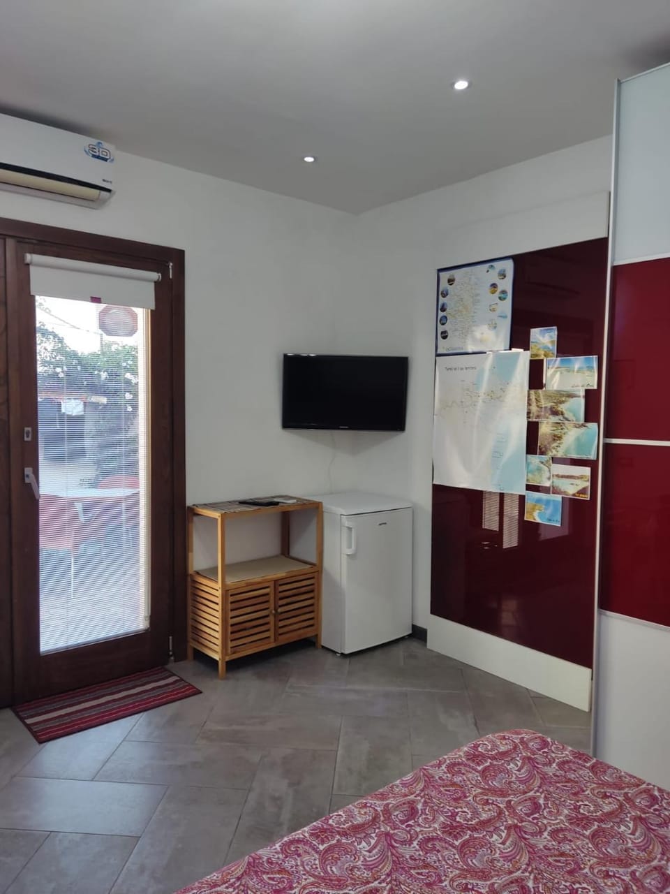 TV and multimedia, Photo of the whole room