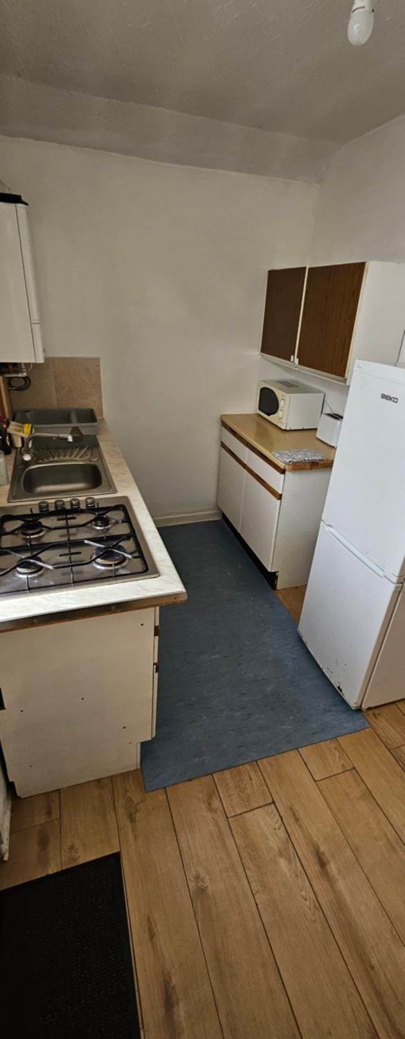No Frills & Nothing Fancy 1 Bed Studio City Centre Apartment in Cardiff