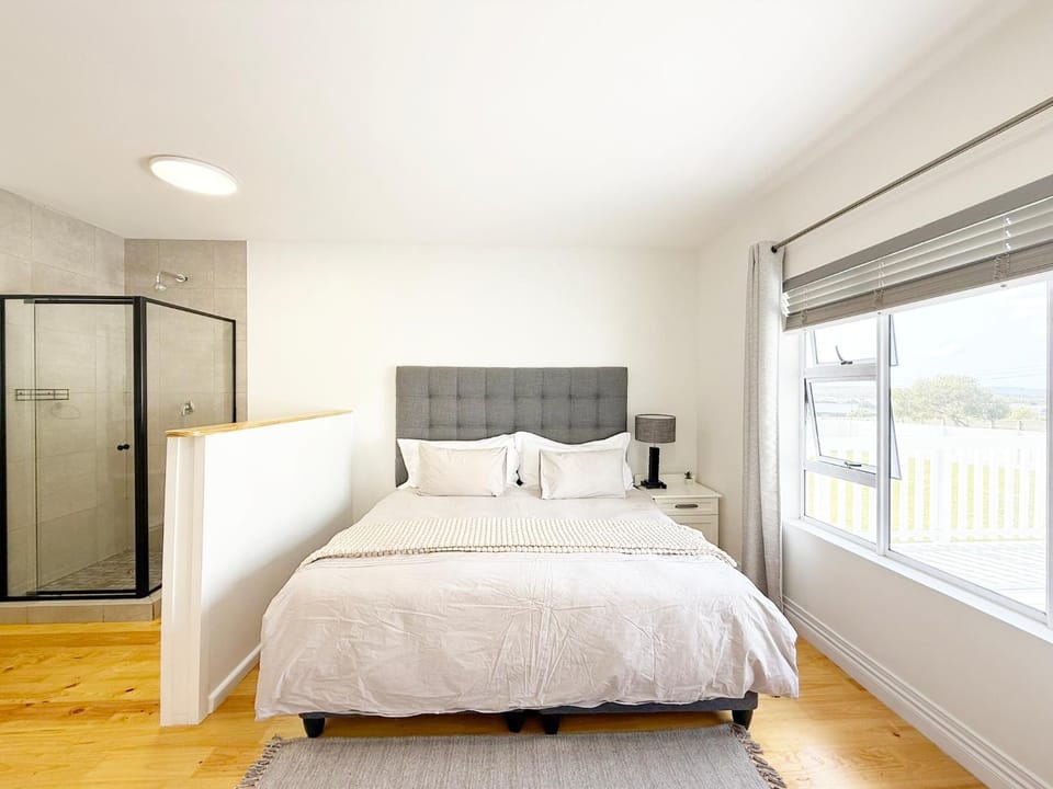 Bed, Bathroom, Bedroom