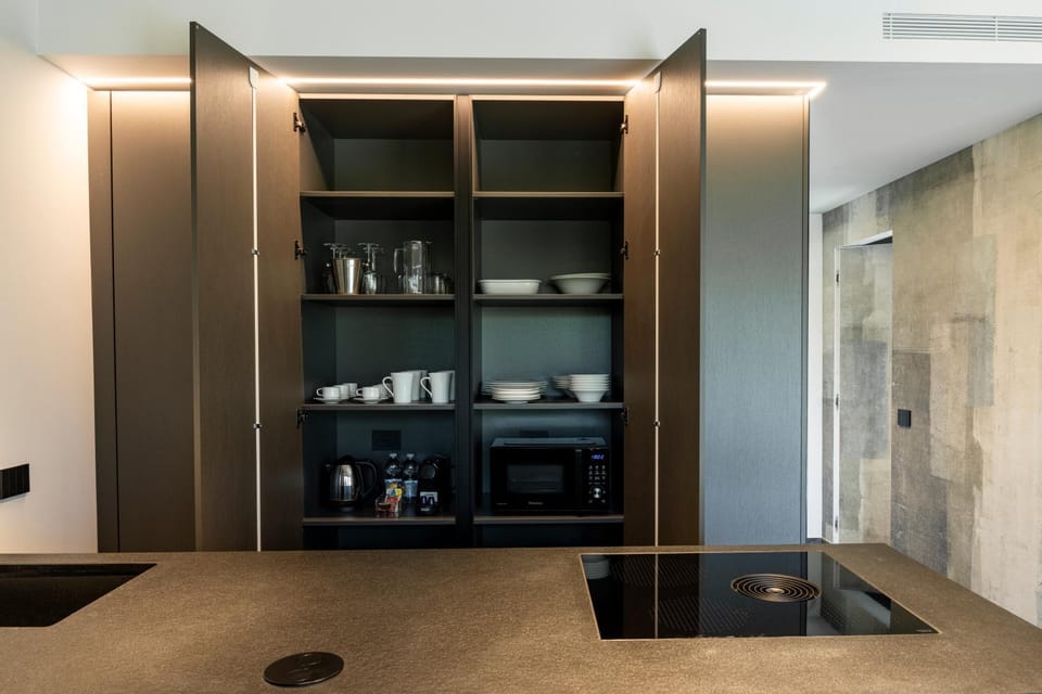 Kitchen or kitchenette