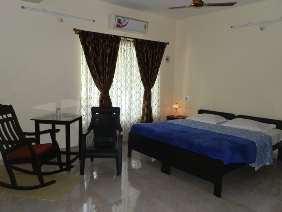 Seating area, Bedroom