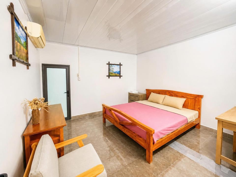 Bed, Photo of the whole room
